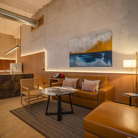 City Center - Avenue Luxury Apartment - Private Free Parking セビリア エクステリア 写真