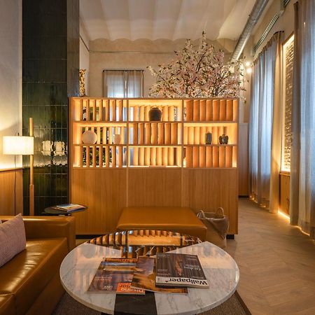 City Center - Avenue Luxury Apartment - Private Free Parking セビリア エクステリア 写真