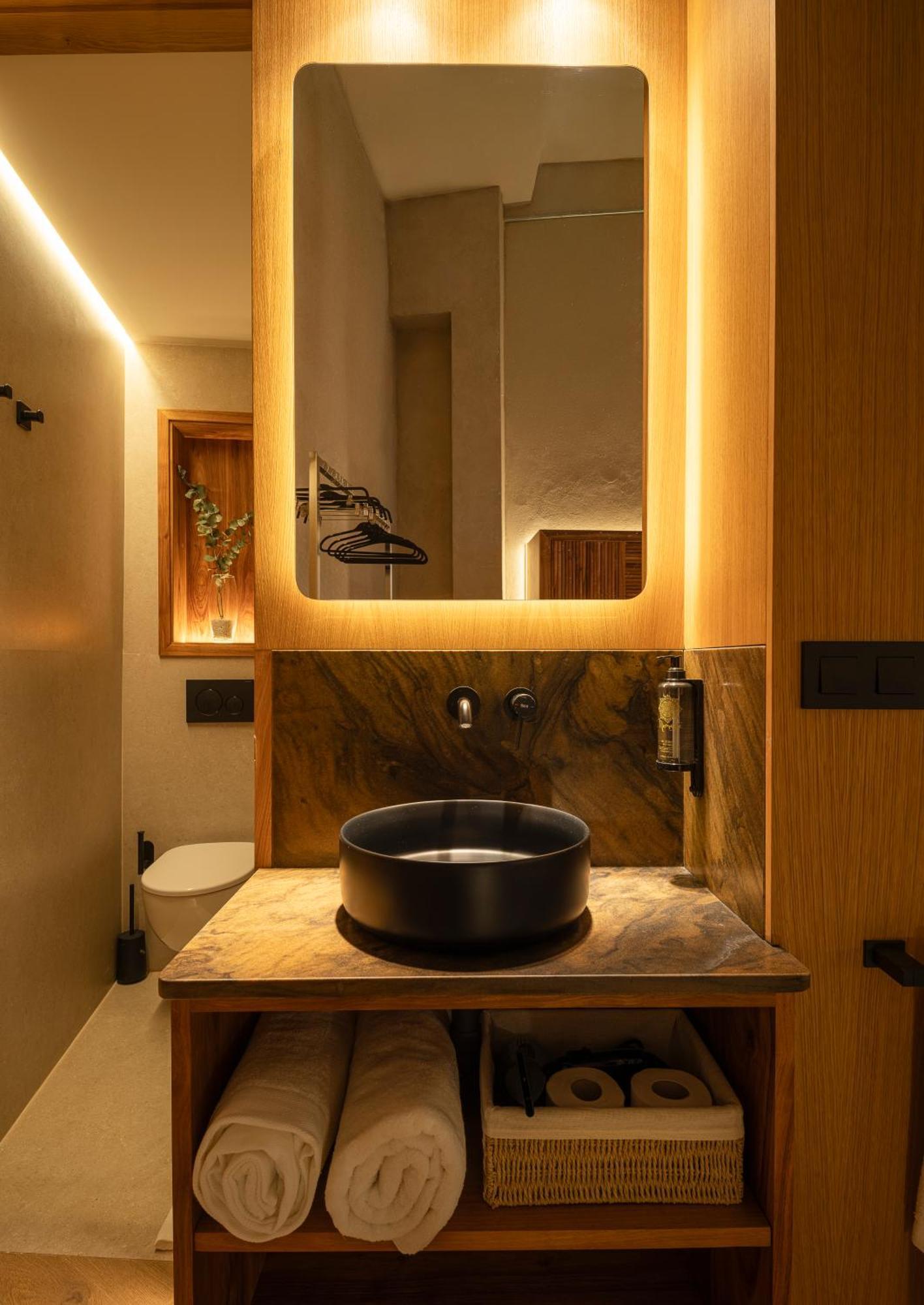 City Center - Avenue Luxury Apartment - Private Free Parking セビリア エクステリア 写真